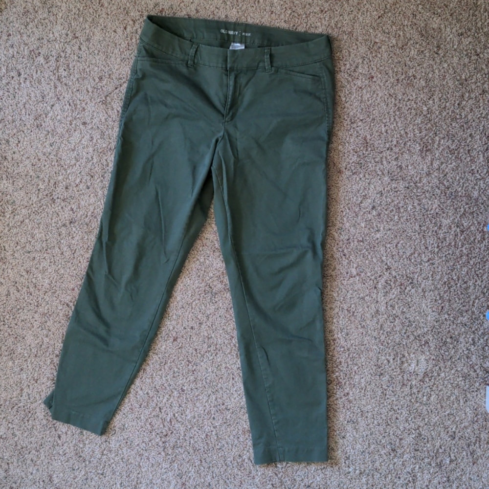 Old Navy Pixie pants, olive color, size 8.